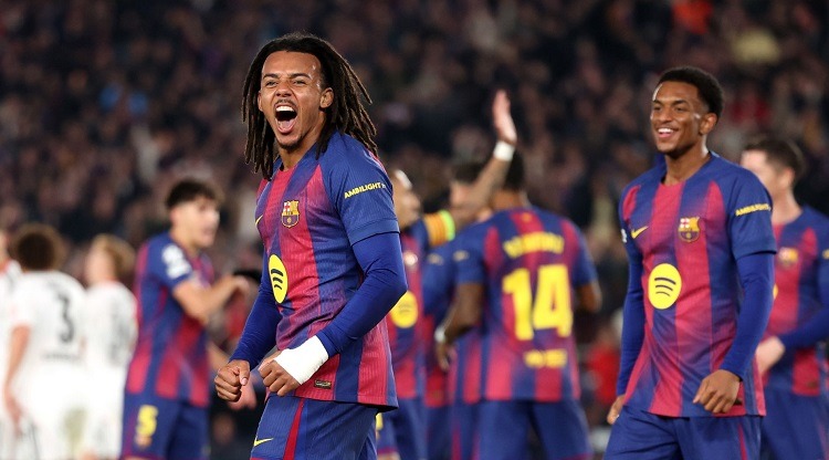 Barcelona fight back as Kounde scores twice