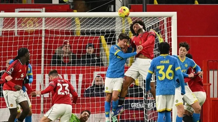 Manchester United 1 - 1 Wolves