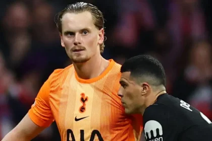 Spurs keeper Antonin Kinsky