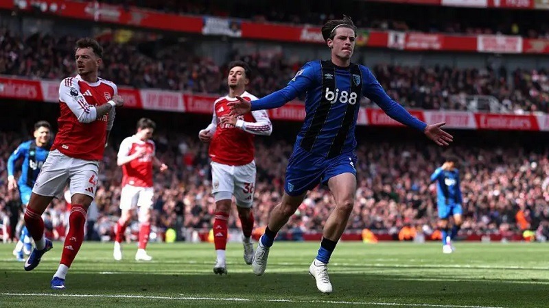 Bournemouth shock Arsenal