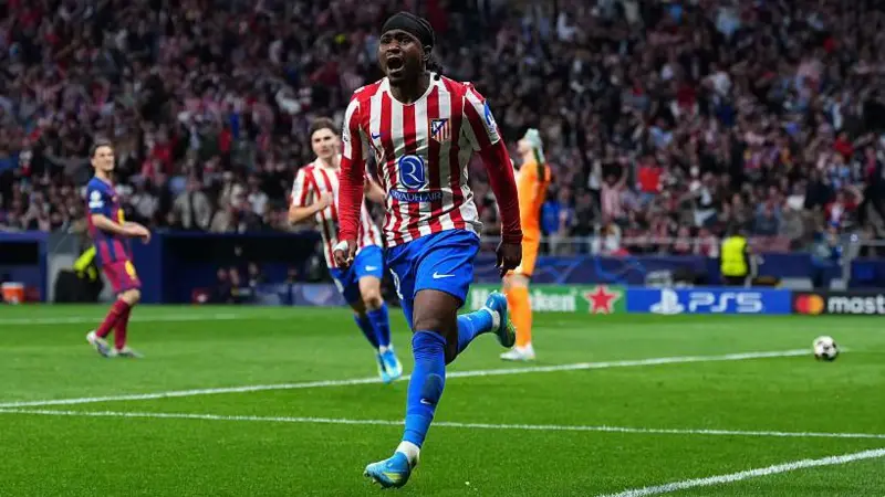 Atletico Madrid edge Barcelona